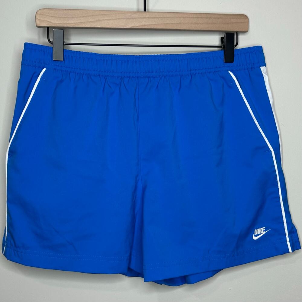 Nike Fit Dry Blue and White Shorts Size Medium
